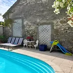 Дом отдыха Le De Valiere Piscine,spa Et Climatisation Sainte-Valiere
