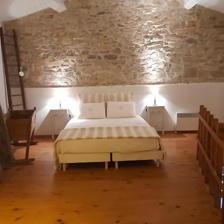 Holiday home Le De Valiere Piscine,spa Et Climatisation Sainte-Valiere