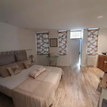 Le De Valiere Piscine,spa Et Climatisation *