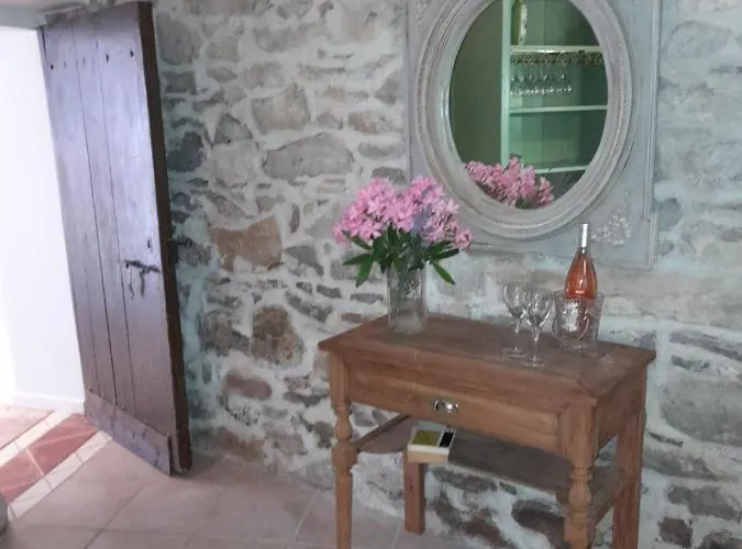 Le De Valiere Piscine,spa Et Climatisation 度假居 *