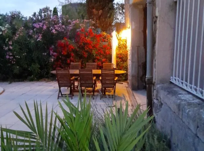 Le De Valiere Piscine,spa Et Climatisation Sainte-Valière