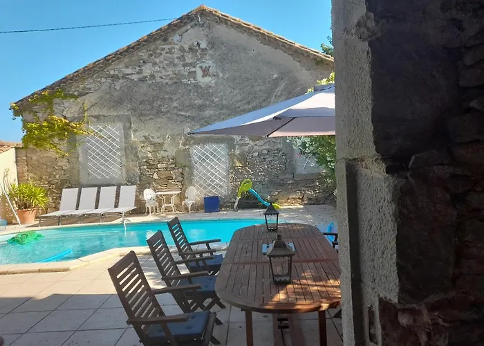 Le De Valiere Piscine,spa Et Climatisation