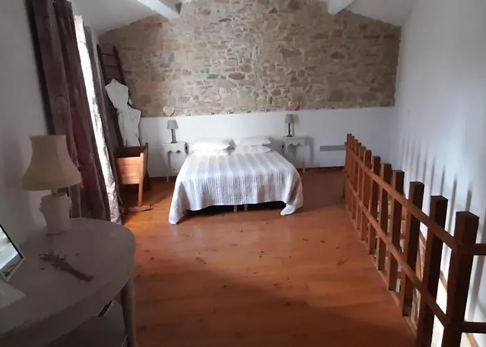 Le De Valiere Piscine,spa Et Climatisation 펜션 Sainte-Valière