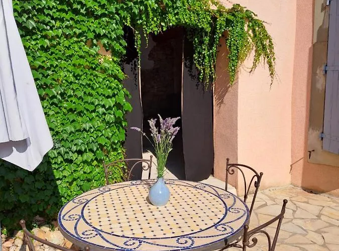 Le De Valiere Piscine,spa Et Climatisation 펜션