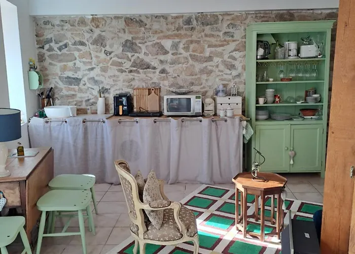 Le De Valiere Piscine,spa Et Climatisation *
